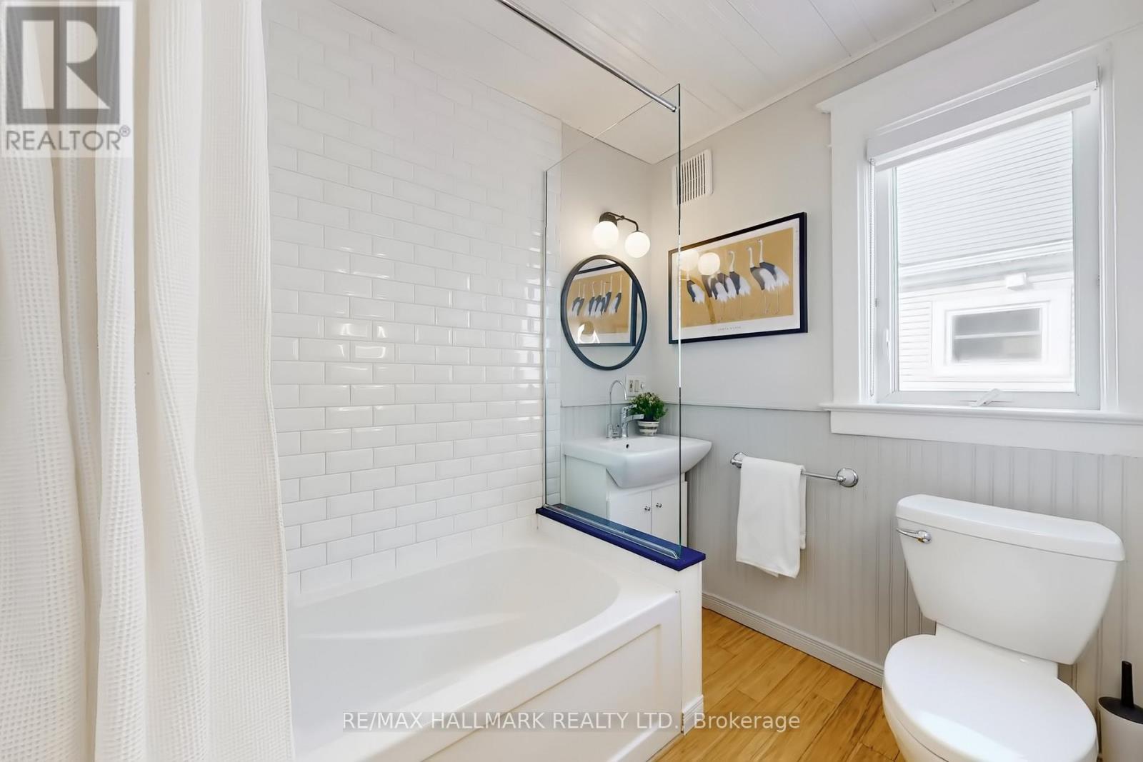 72 Hastings Avenue, Toronto, Ontario  M4L 2L2 - Photo 25 - E12832190