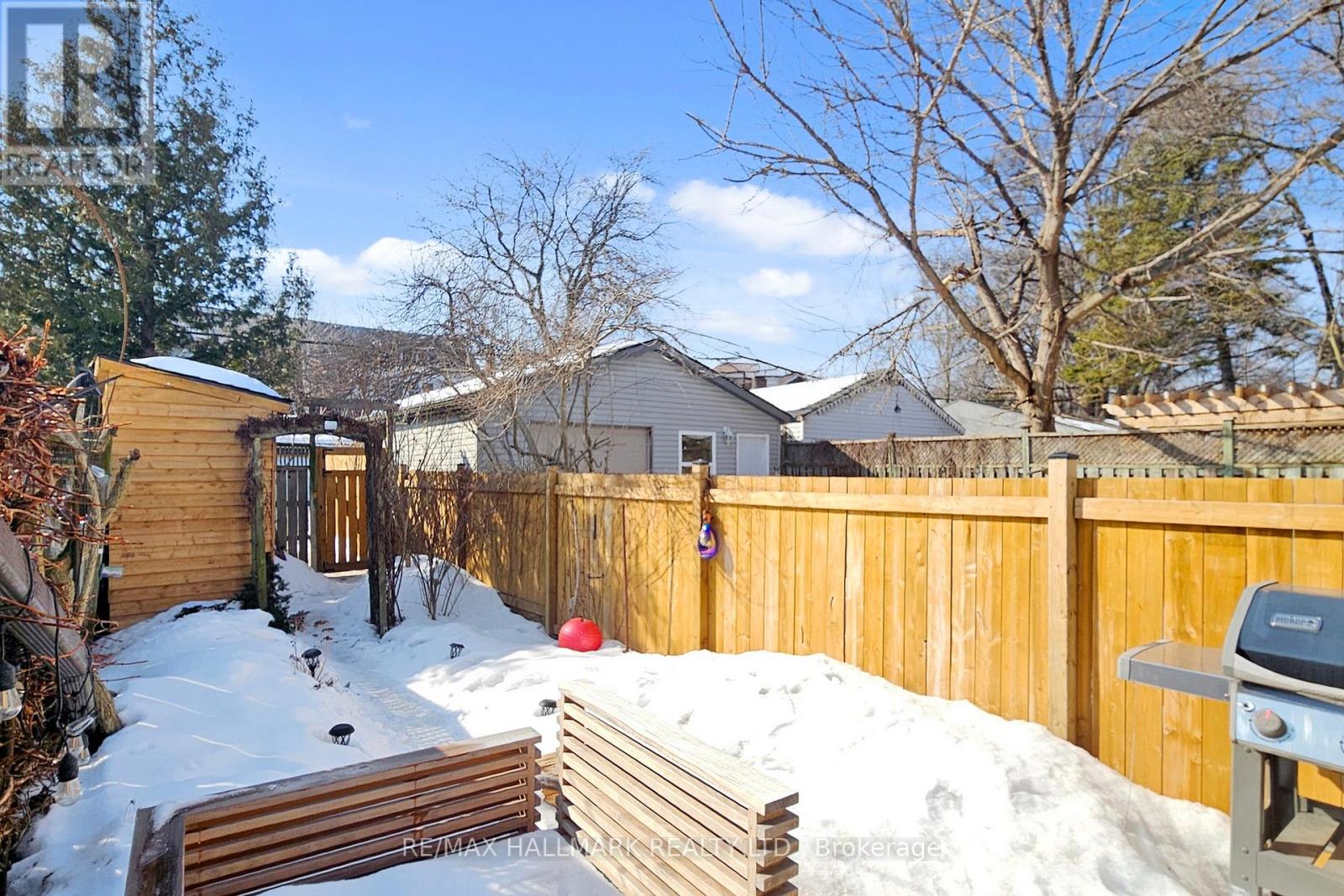 72 Hastings Avenue, Toronto, Ontario  M4L 2L2 - Photo 36 - E12832190