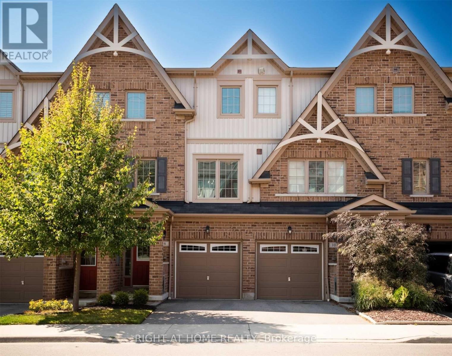 8 MAGPIE WAY, Whitby, Ontario