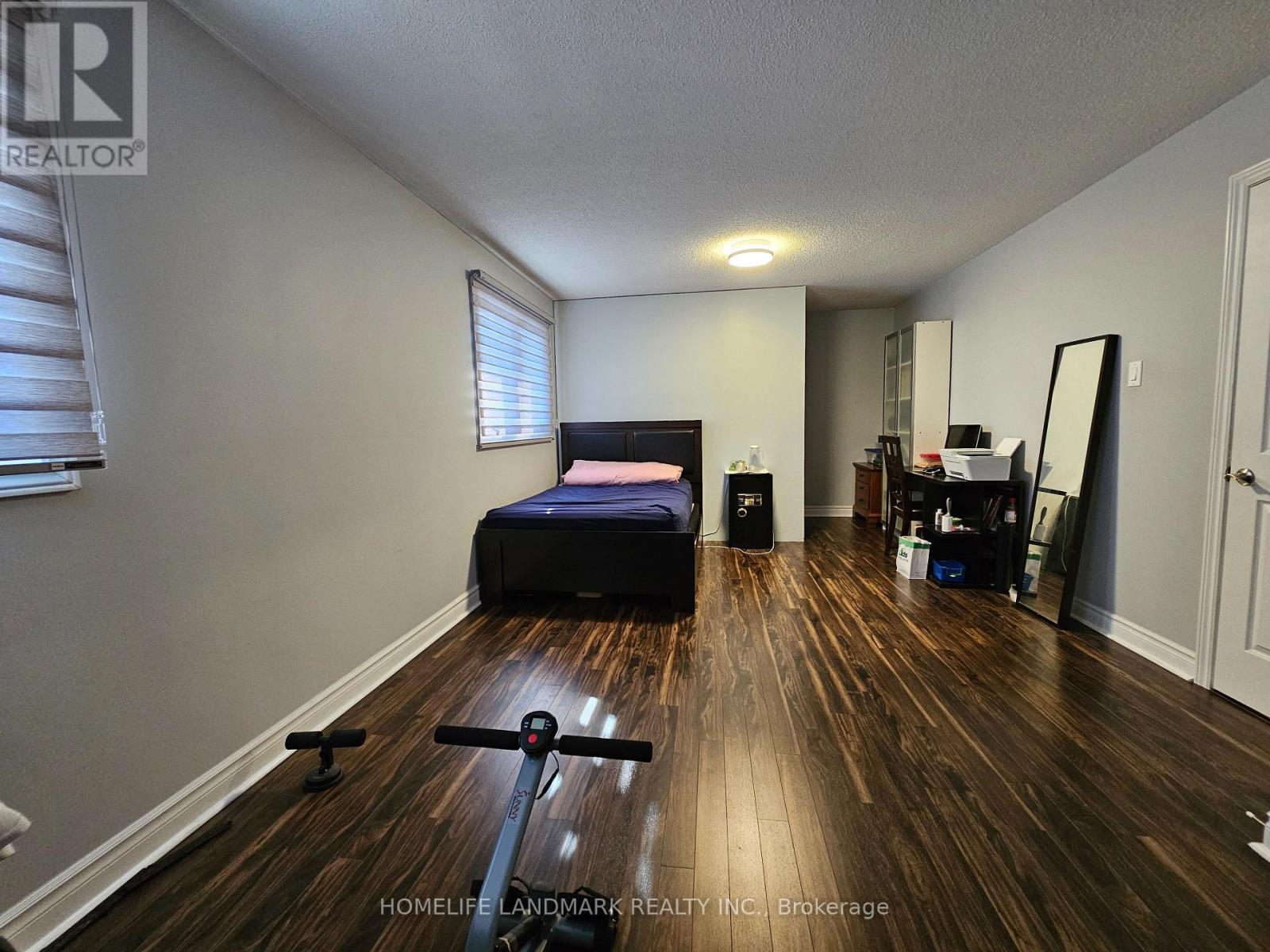 35 Royal Palm Drive, Vaughan, Ontario  L4J 5R4 - Photo 7 - N12832178