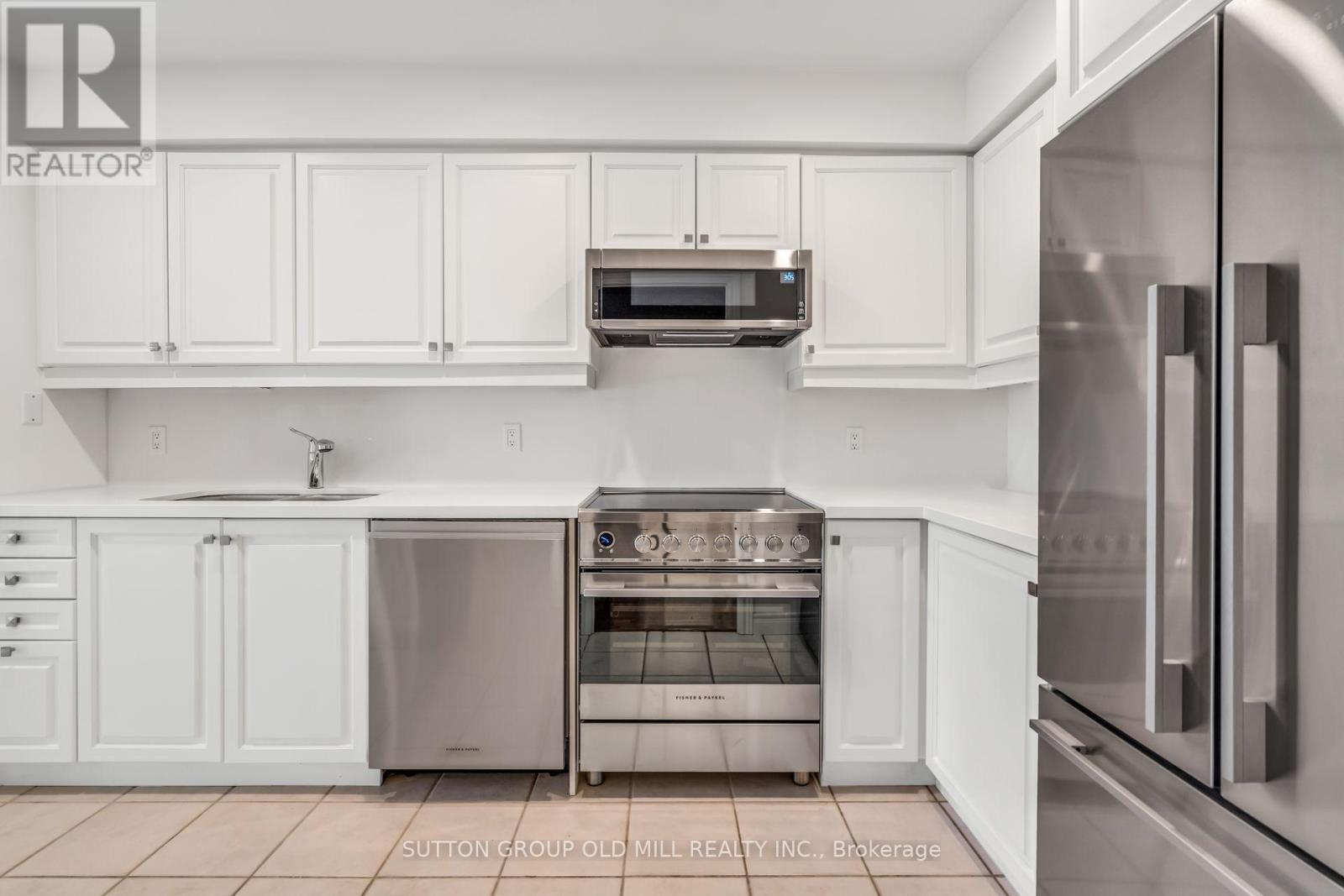 206 - 10 Old Mill Trail, Toronto, Ontario  M8X 2Y9 - Photo 16 - W12832138