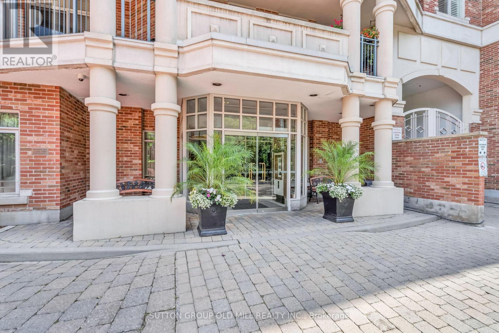 206 - 10 Old Mill Trail, Toronto, Ontario  M8X 2Y9 - Photo 2 - W12832138