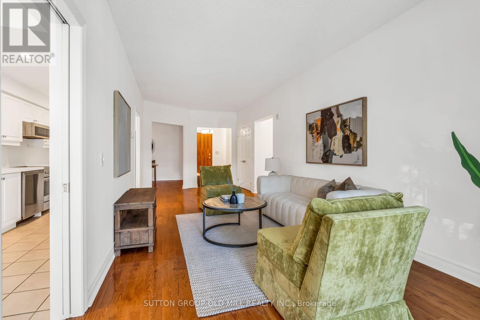 206 - 10 Old Mill Trail, Toronto, Ontario  M8X 2Y9 - Photo 9 - W12832138