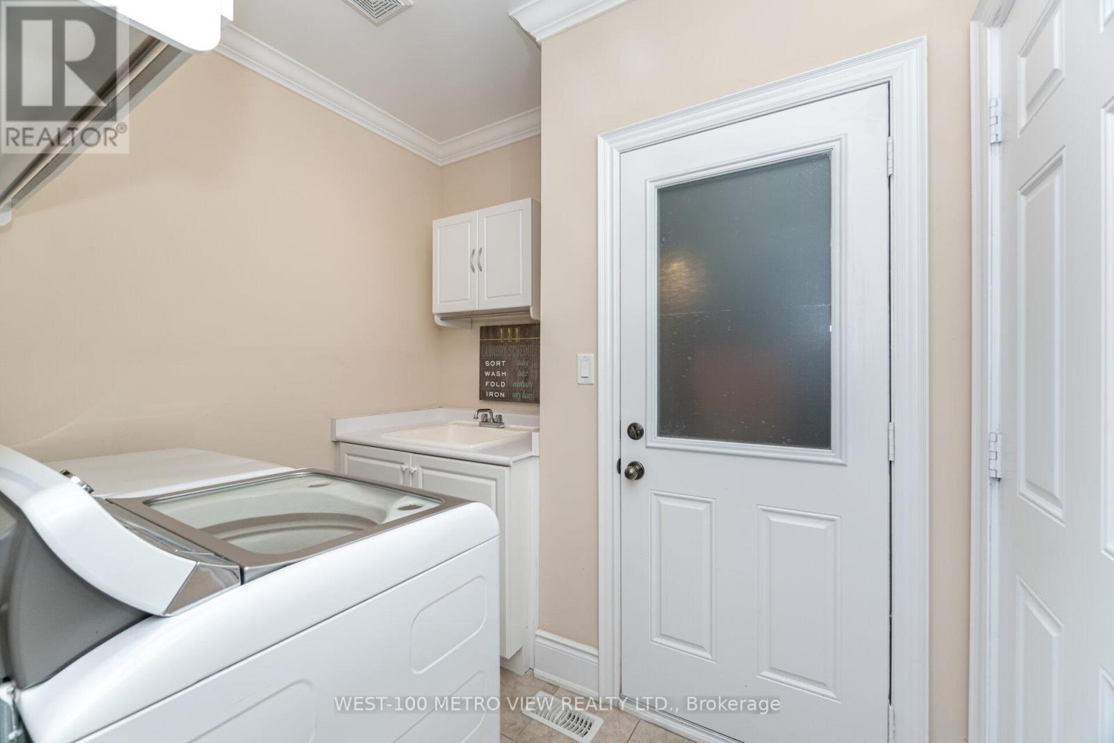 4 Ivor Crescent, Brampton, Ontario  L7A 4L5 - Photo 18 - W12832196