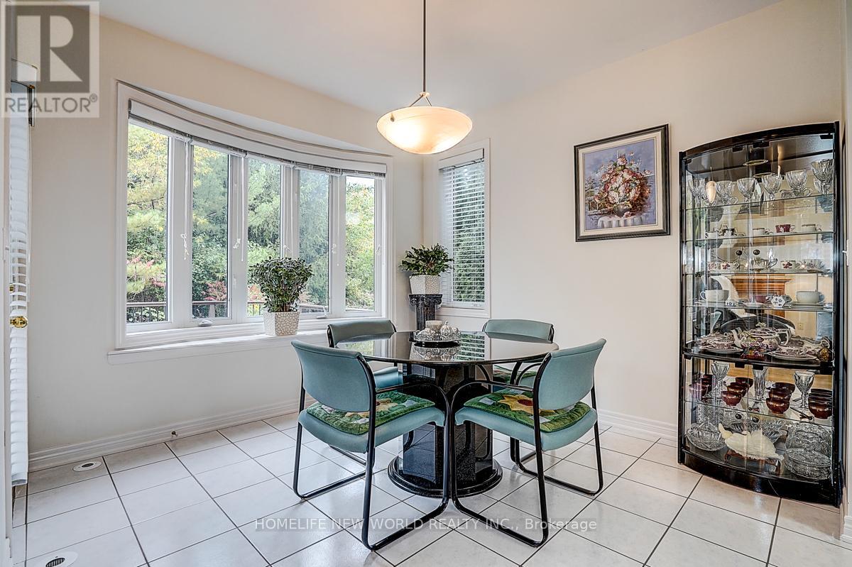 2305 Woodfield Road, Oakville, Ontario  L6H 6Y7 - Photo 16 - W12832204