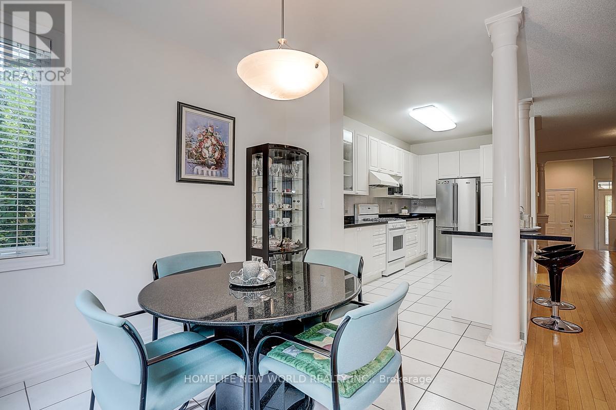 2305 Woodfield Road, Oakville, Ontario  L6H 6Y7 - Photo 17 - W12832204