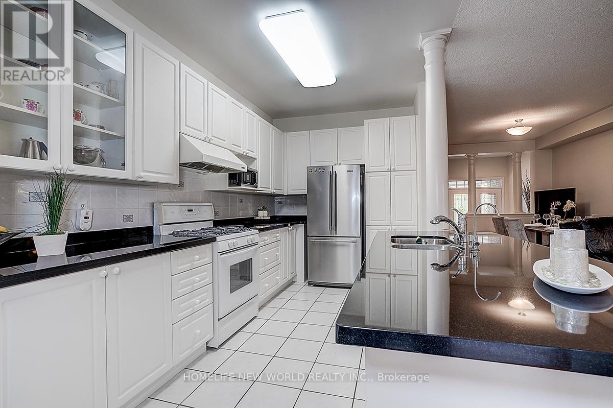 2305 Woodfield Road, Oakville, Ontario  L6H 6Y7 - Photo 18 - W12832204