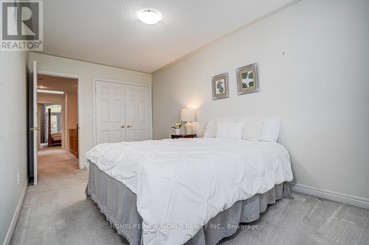 2305 Woodfield Road, Oakville, Ontario  L6H 6Y7 - Photo 32 - W12832204