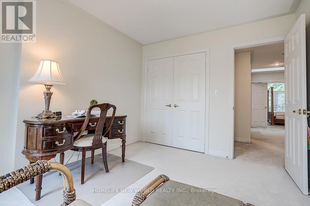 2305 Woodfield Road, Oakville, Ontario  L6H 6Y7 - Photo 34 - W12832204