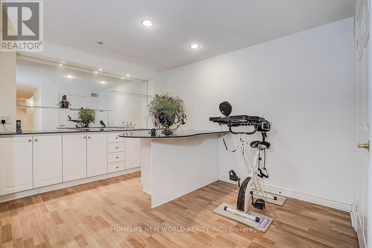 2305 Woodfield Road, Oakville, Ontario  L6H 6Y7 - Photo 43 - W12832204