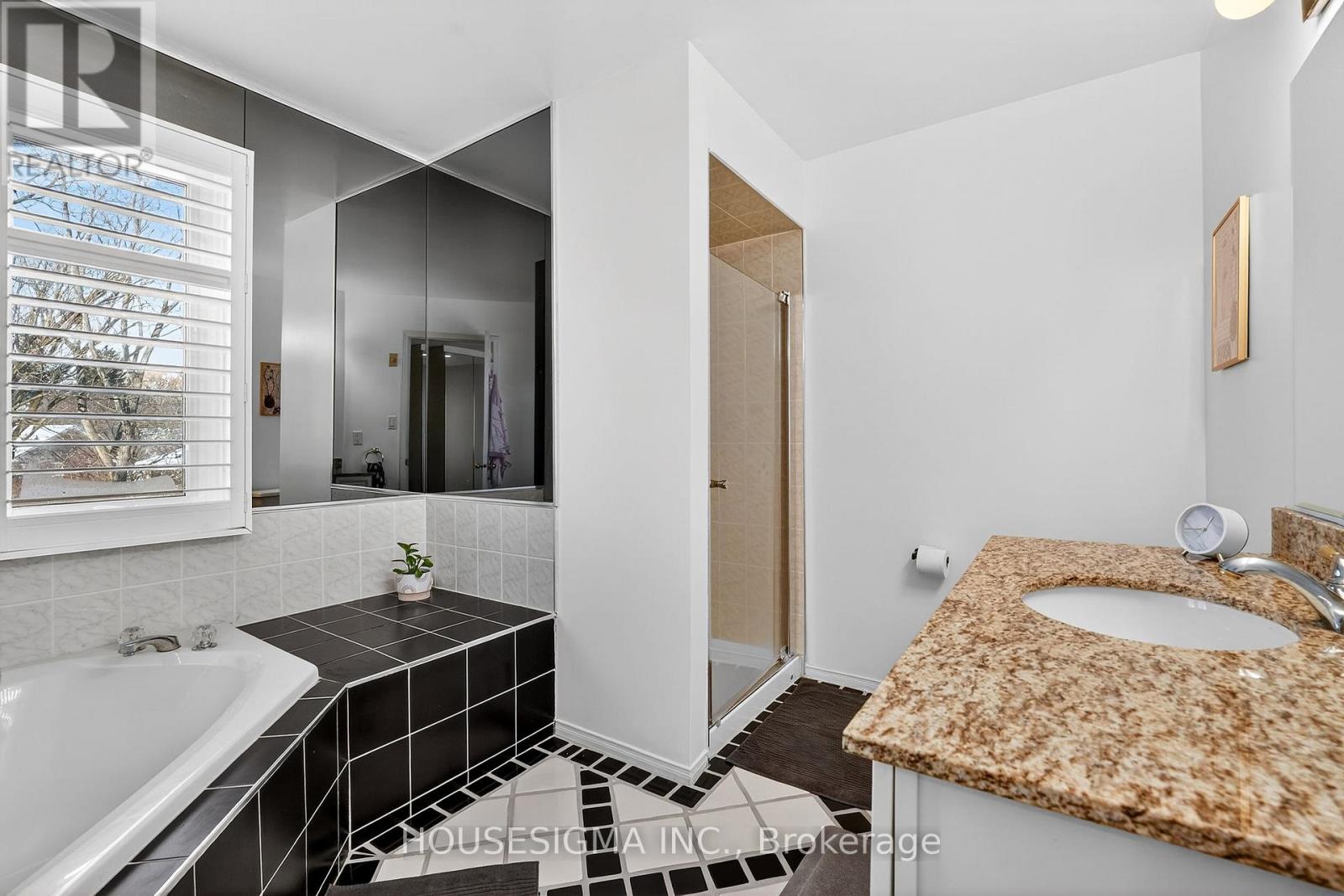 2 - 14 Huntingwood Avenue, Hamilton, Ontario  L9H 6X3 - Photo 21 - X12832142