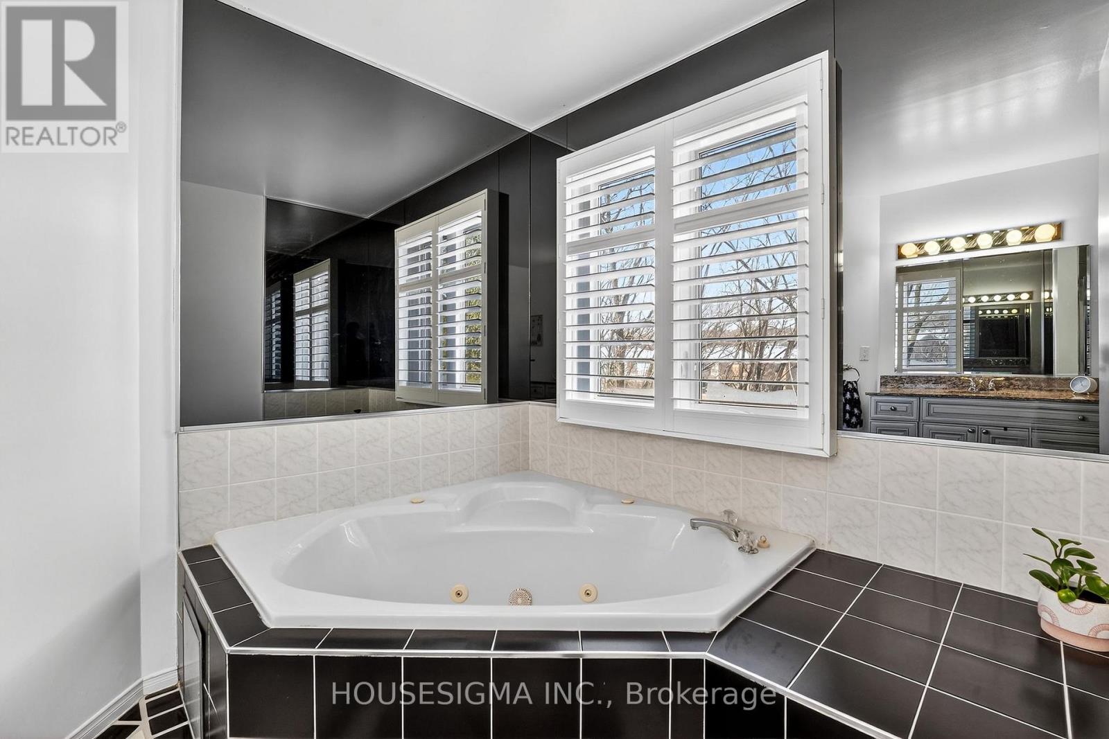 2 - 14 Huntingwood Avenue, Hamilton, Ontario  L9H 6X3 - Photo 22 - X12832142