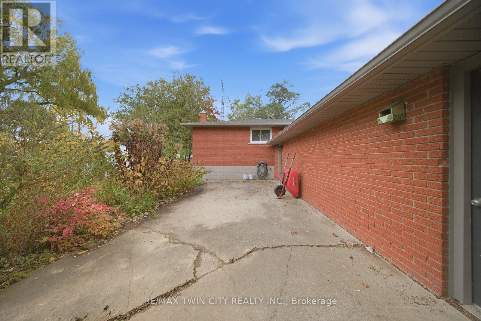 2090 Lost Mile Road, Brant, Ontario  N3T 5L4 - Photo 35 - X12832156