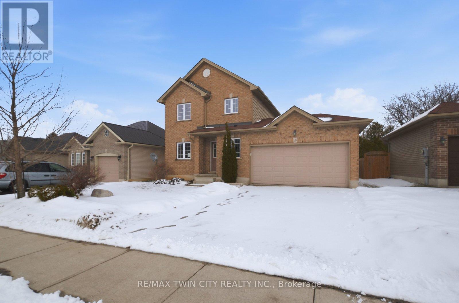 28 TOMPKINS COURT, Norwich, Ontario