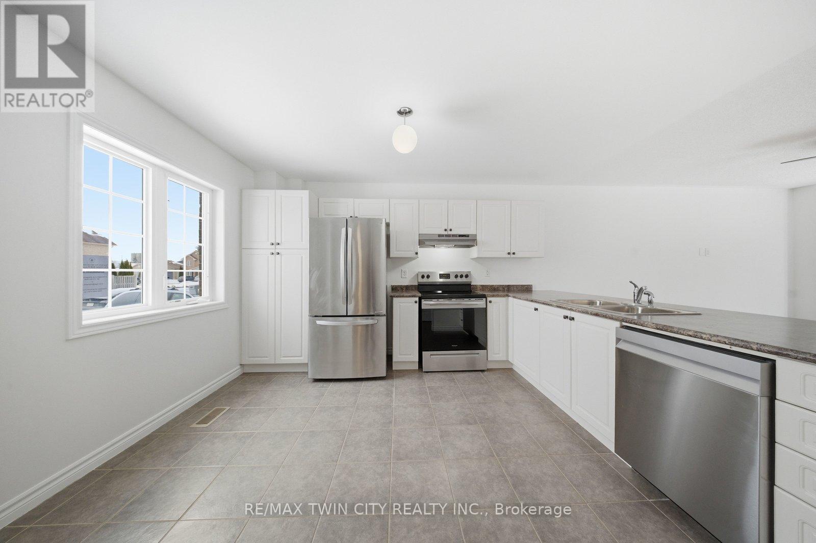 28 Tompkins Court, Norwich, Ontario  N0J 1P0 - Photo 8 - X12832160