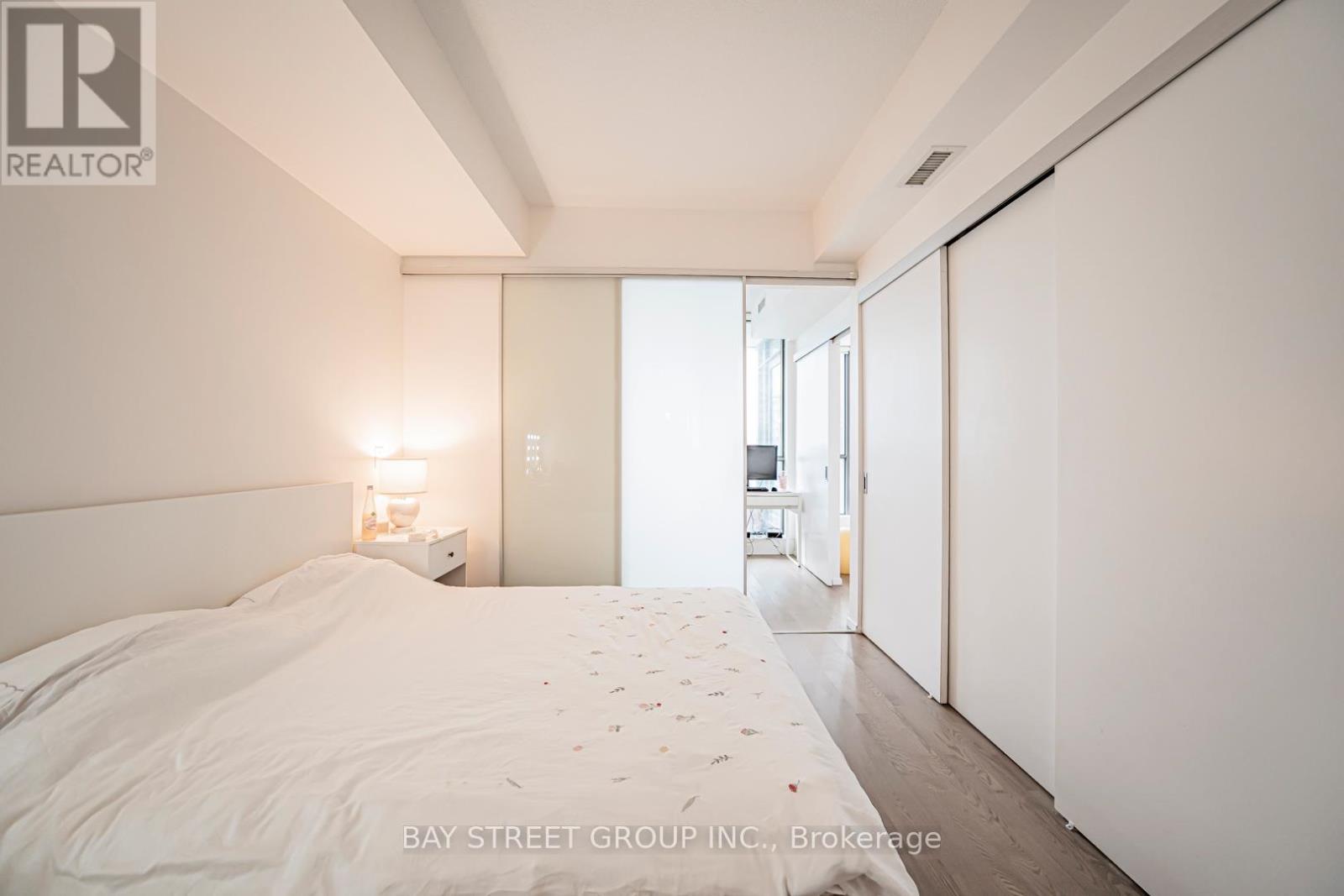 3004 - 8 Charlotte Street, Toronto, Ontario  M5V 0K4 - Photo 33 - C12832236