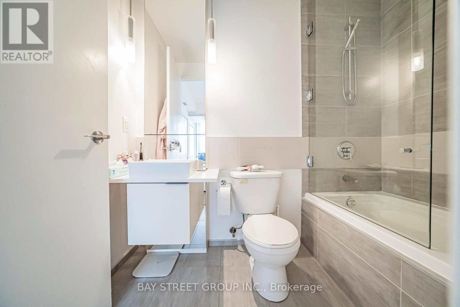 3004 - 8 Charlotte Street, Toronto, Ontario  M5V 0K4 - Photo 38 - C12832236