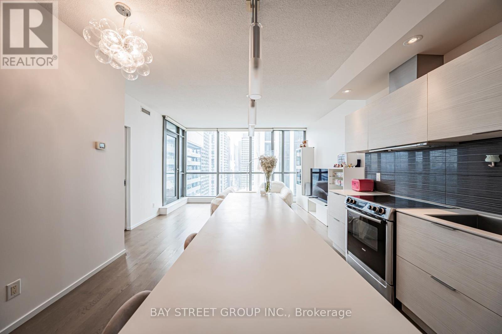 3004 - 8 Charlotte Street, Toronto, Ontario  M5V 0K4 - Photo 5 - C12832236
