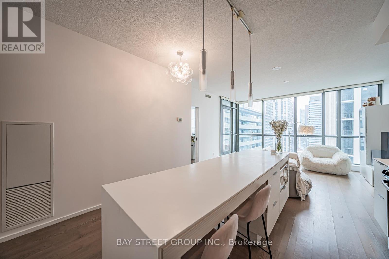 3004 - 8 Charlotte Street, Toronto, Ontario  M5V 0K4 - Photo 6 - C12832236