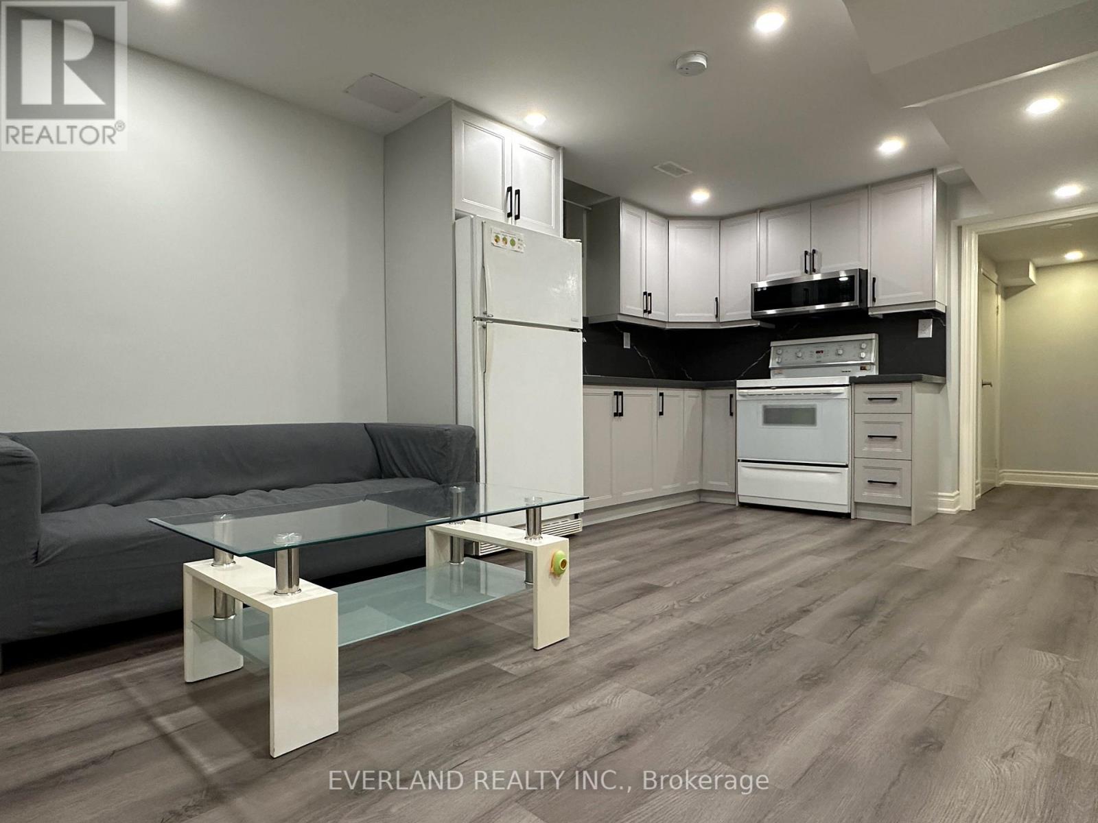 Bsmt B - 10 Damian Drive, Richmond Hill, Ontario  L4B 3Z8 - Photo 2 - N12832218