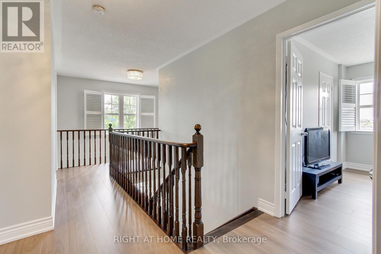 468 Langford Boulevard, Bradford West Gwillimbury, Ontario  L3Z 0K8 - Photo 24 - N12832238