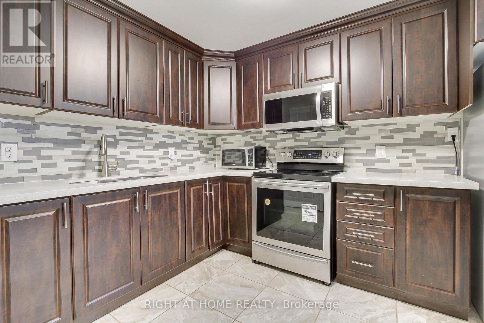 468 Langford Boulevard, Bradford West Gwillimbury, Ontario  L3Z 0K8 - Photo 39 - N12832238