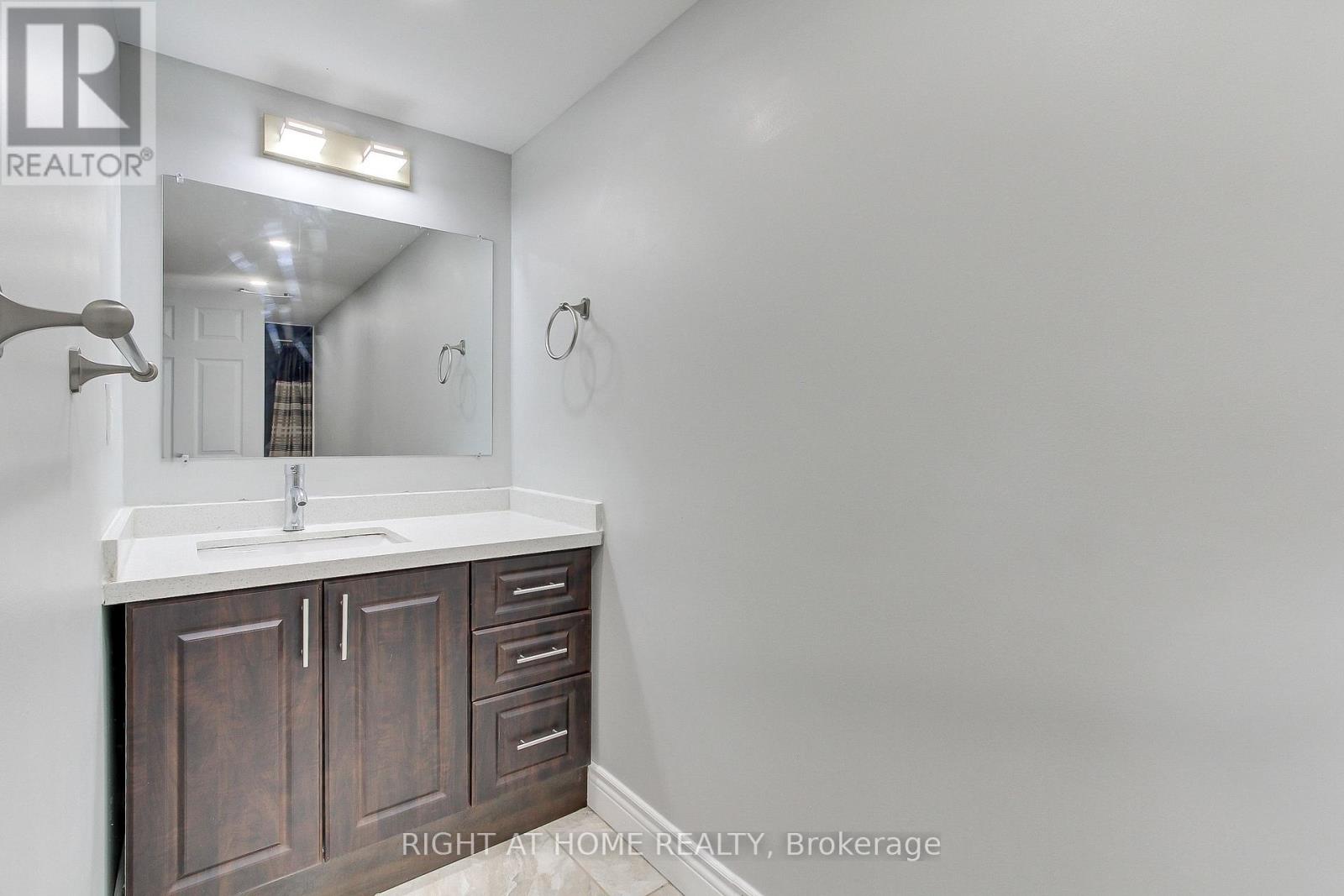 468 Langford Boulevard, Bradford West Gwillimbury, Ontario  L3Z 0K8 - Photo 44 - N12832238