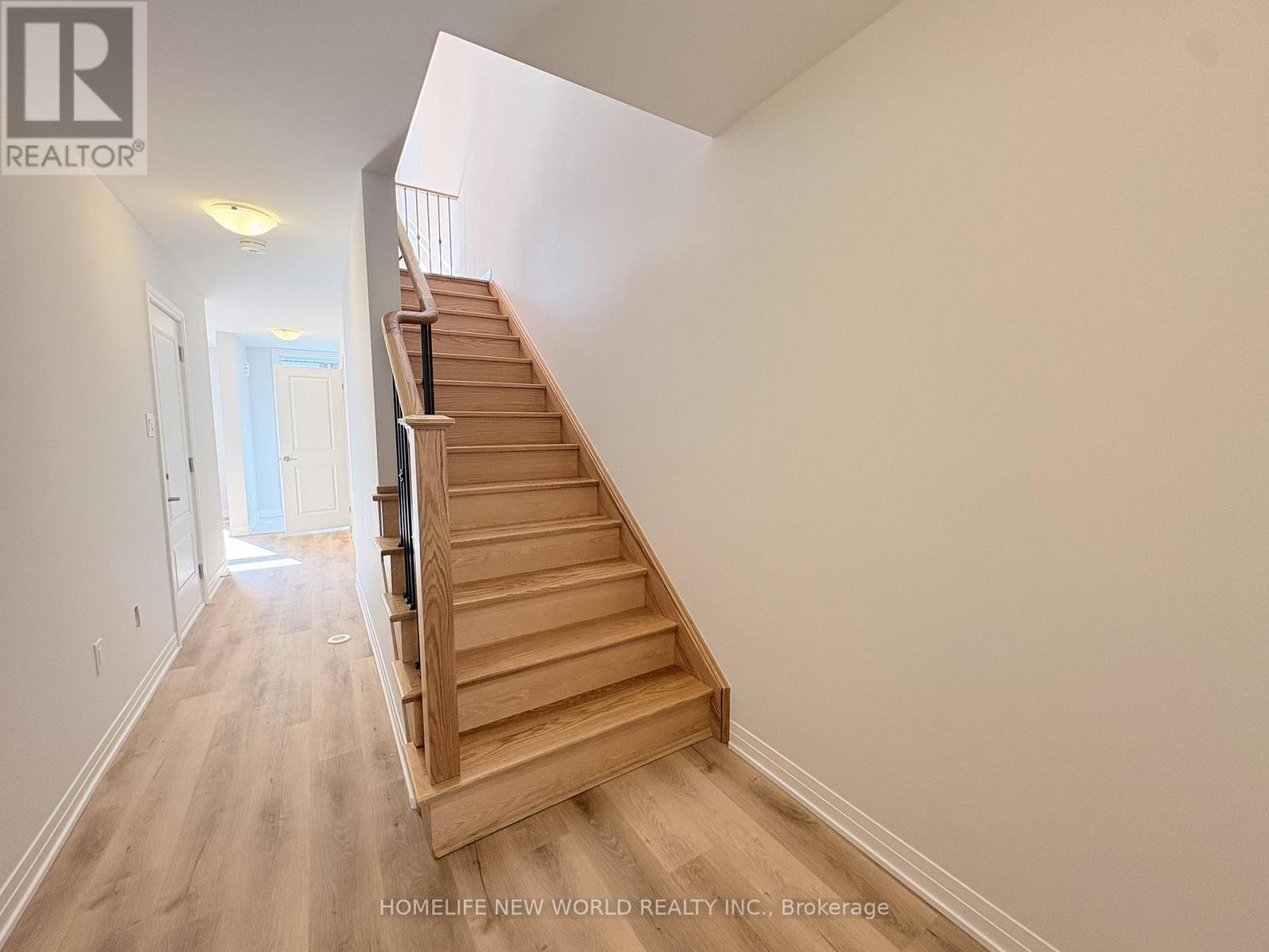 8 Lounts Lane, Markham, Ontario  L6B 1R9 - Photo 7 - N12832250