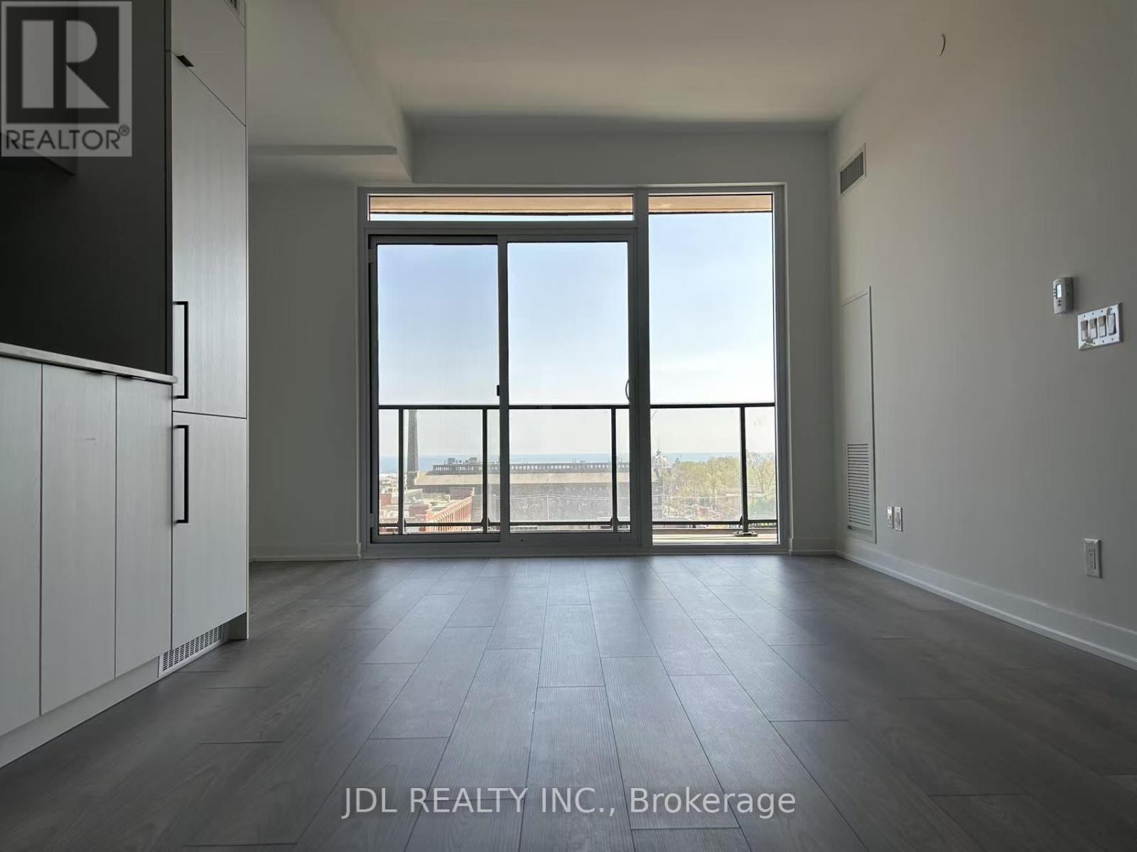 #617 Unit A - 285 Dufferin St Street, Toronto, Ontario  M6K 0J2 - Photo 2 - W12832212