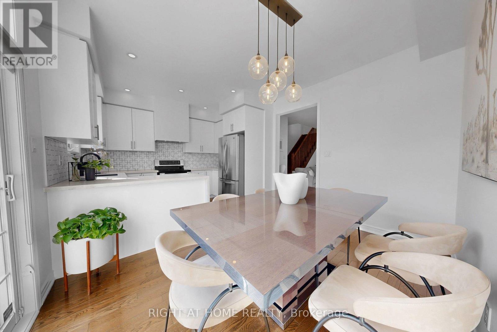 5609 Fudge Terrace, Mississauga, Ontario  L5M 0N2 - Photo 12 - W12832252