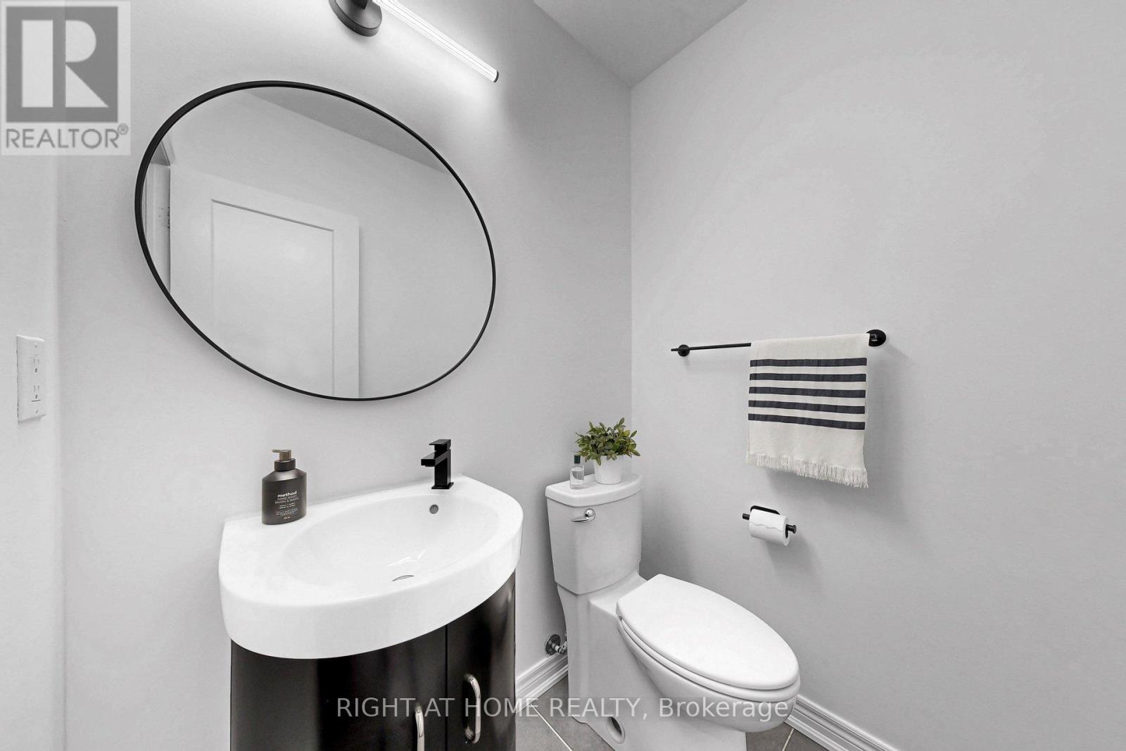 5609 Fudge Terrace, Mississauga, Ontario  L5M 0N2 - Photo 17 - W12832252