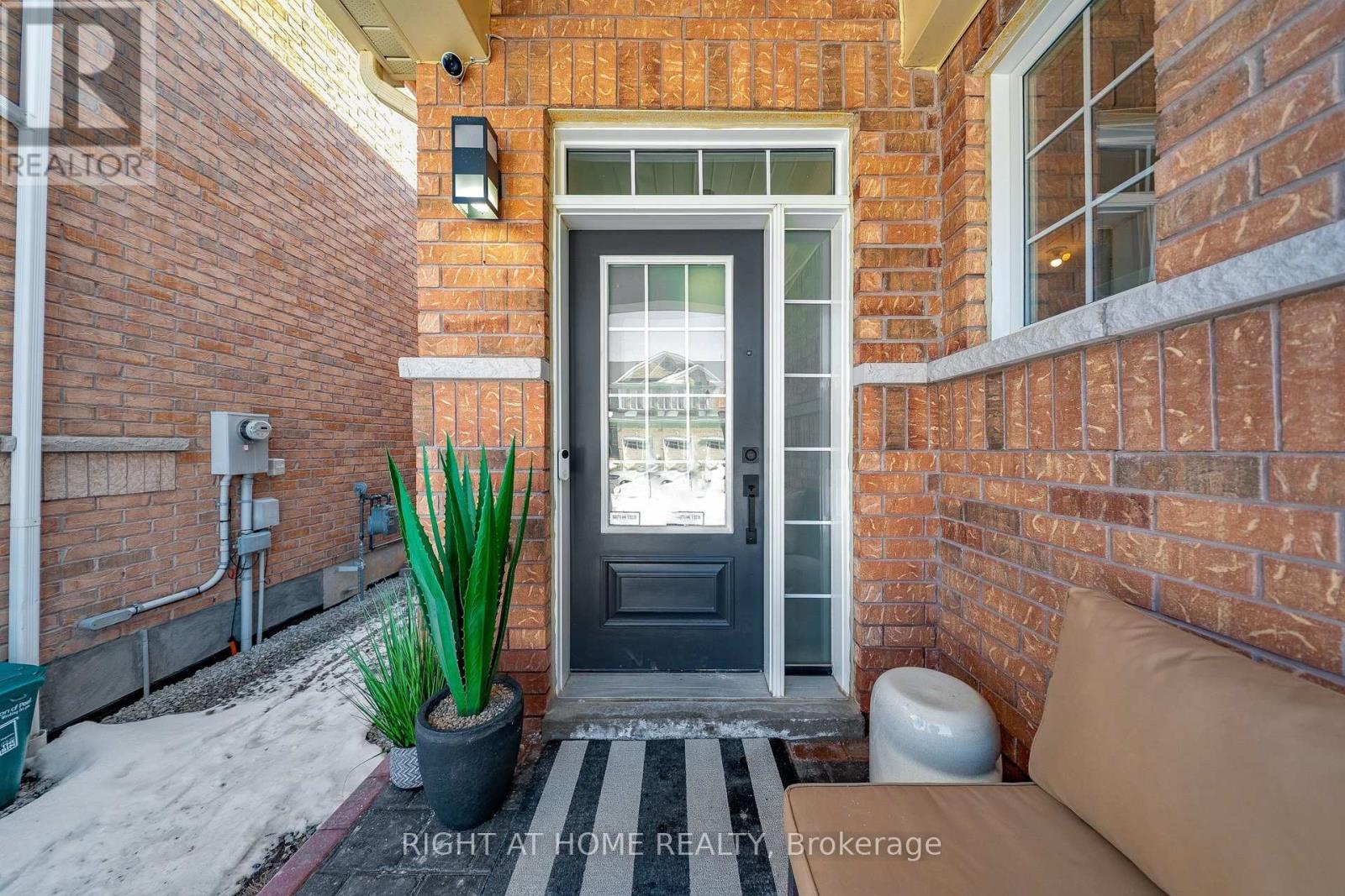 5609 Fudge Terrace, Mississauga, Ontario  L5M 0N2 - Photo 2 - W12832252