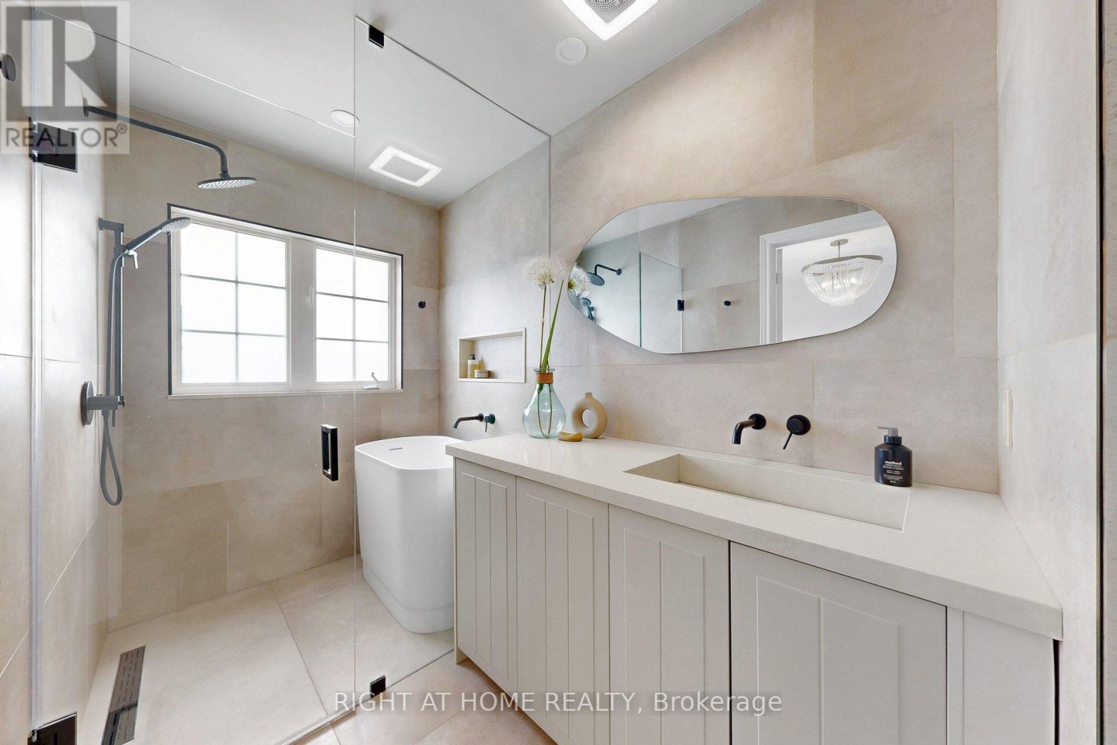 5609 Fudge Terrace, Mississauga, Ontario  L5M 0N2 - Photo 23 - W12832252