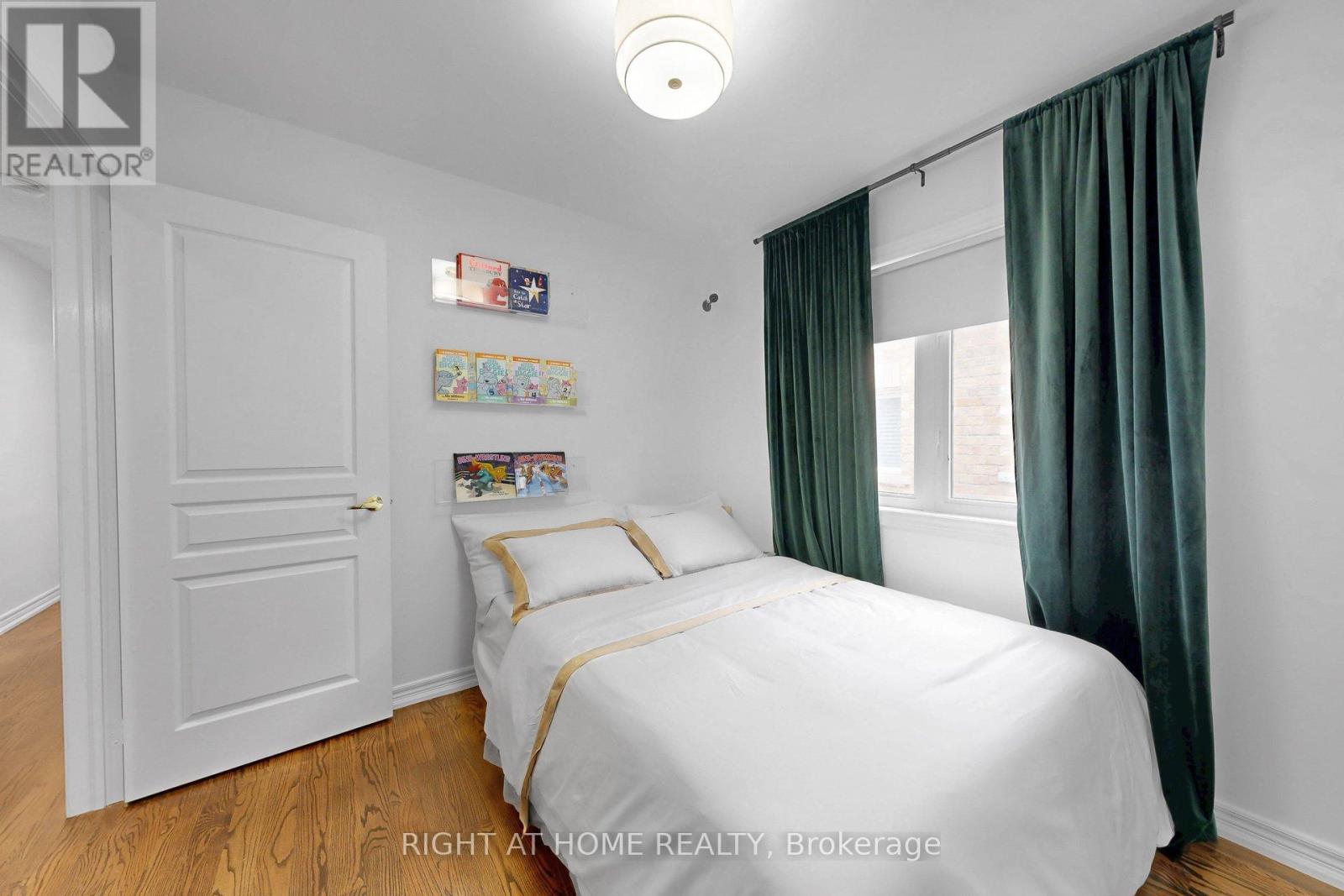 5609 Fudge Terrace, Mississauga, Ontario  L5M 0N2 - Photo 25 - W12832252