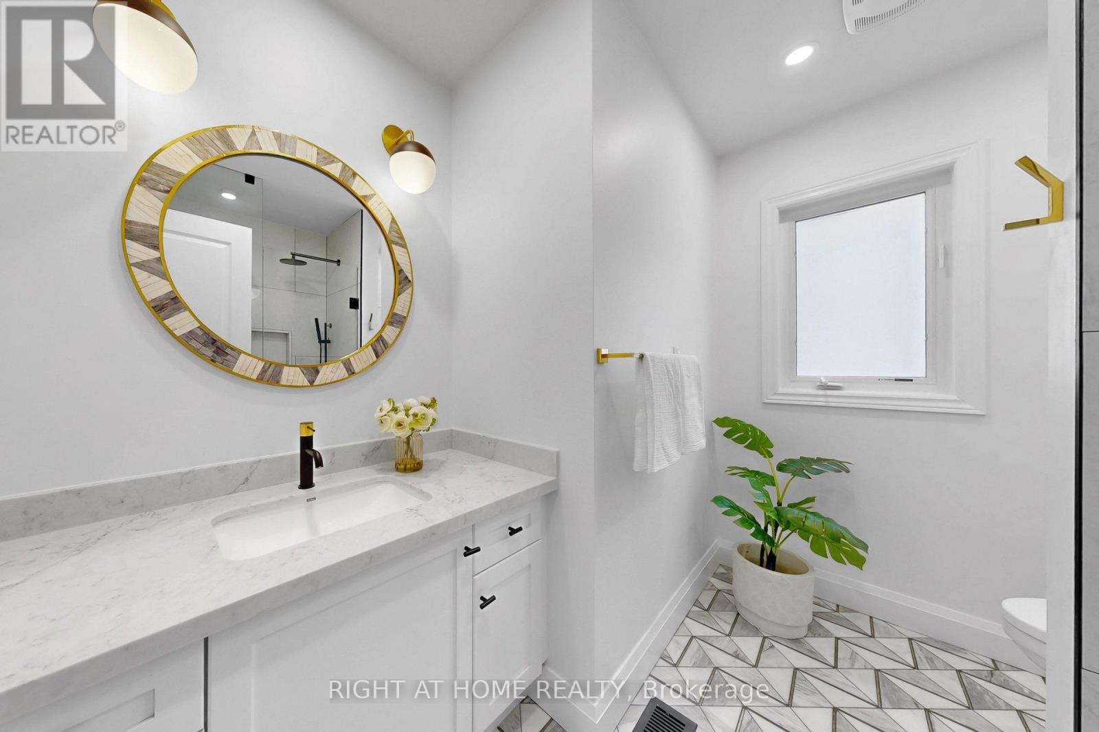 5609 Fudge Terrace, Mississauga, Ontario  L5M 0N2 - Photo 27 - W12832252