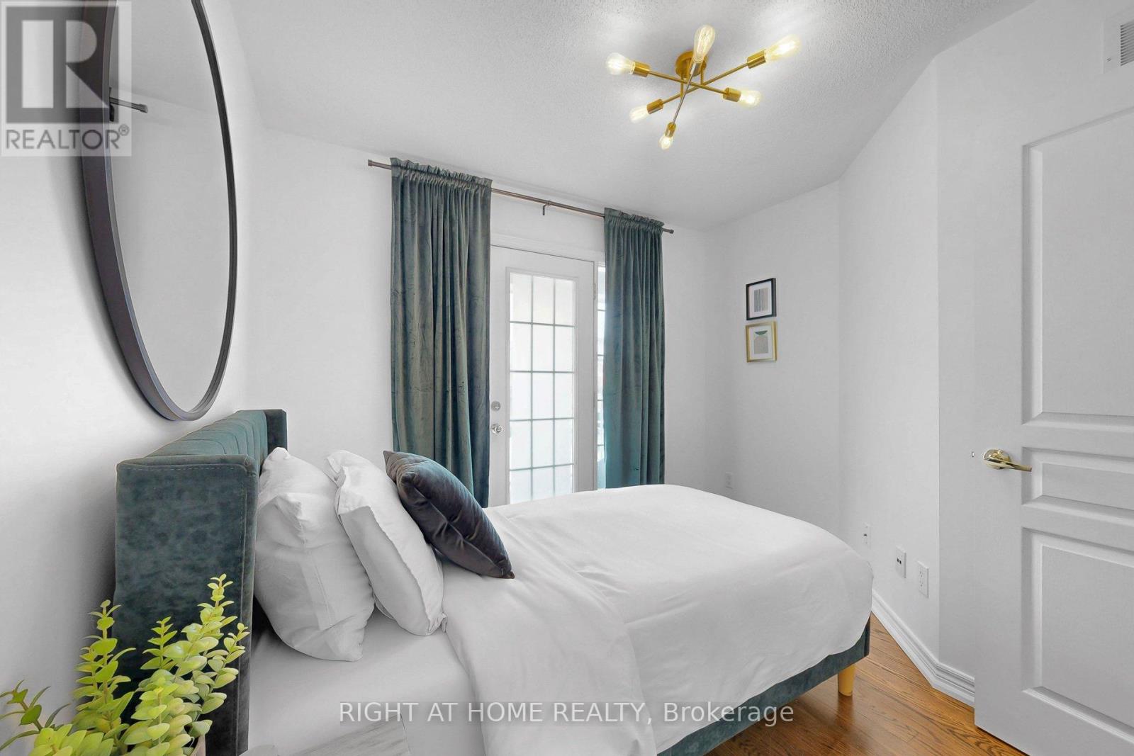 5609 Fudge Terrace, Mississauga, Ontario  L5M 0N2 - Photo 33 - W12832252