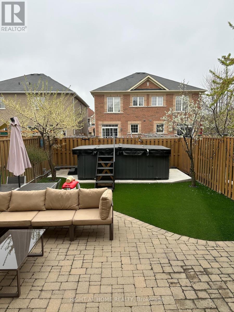 5609 Fudge Terrace, Mississauga, Ontario  L5M 0N2 - Photo 45 - W12832252