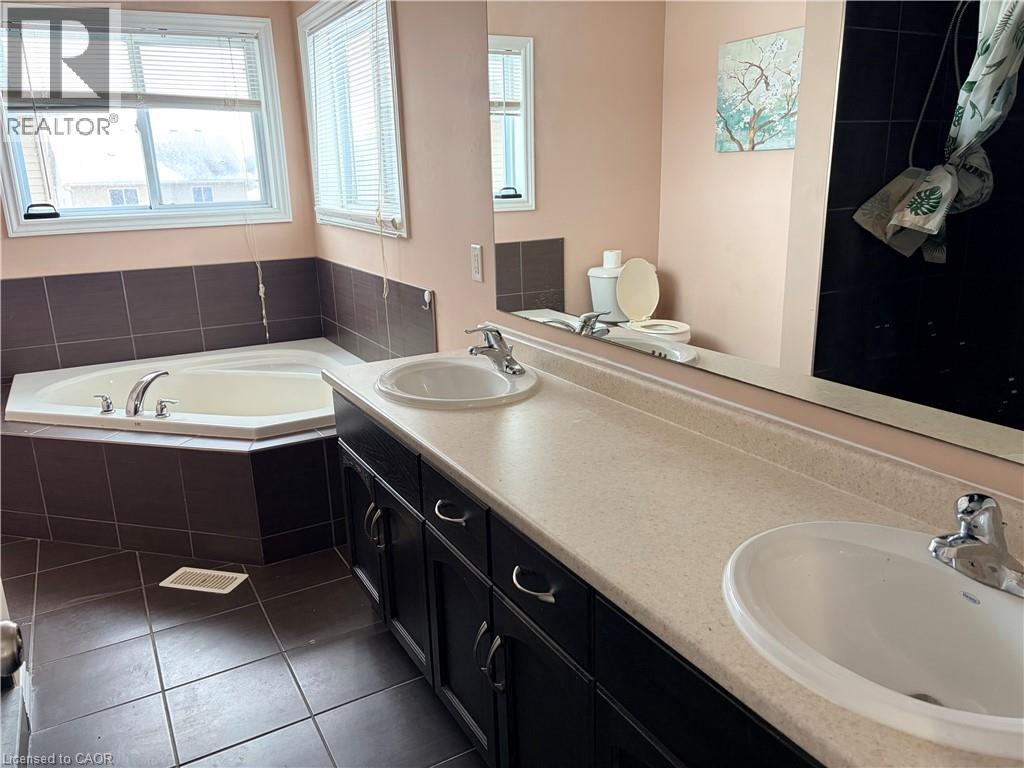 212 Westfield Place, Waterloo, Ontario  N2T 2R2 - Photo 22 - 40808537