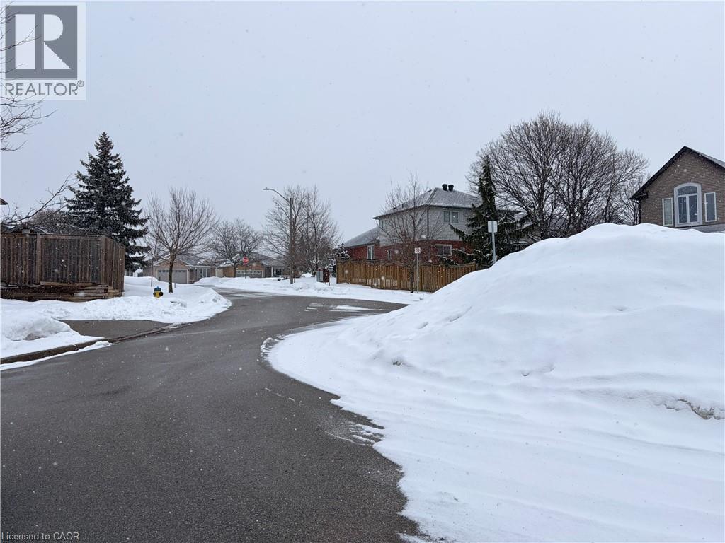 212 Westfield Place, Waterloo, Ontario  N2T 2R2 - Photo 35 - 40808537