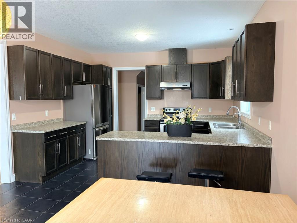 212 Westfield Place, Waterloo, Ontario  N2T 2R2 - Photo 6 - 40808537