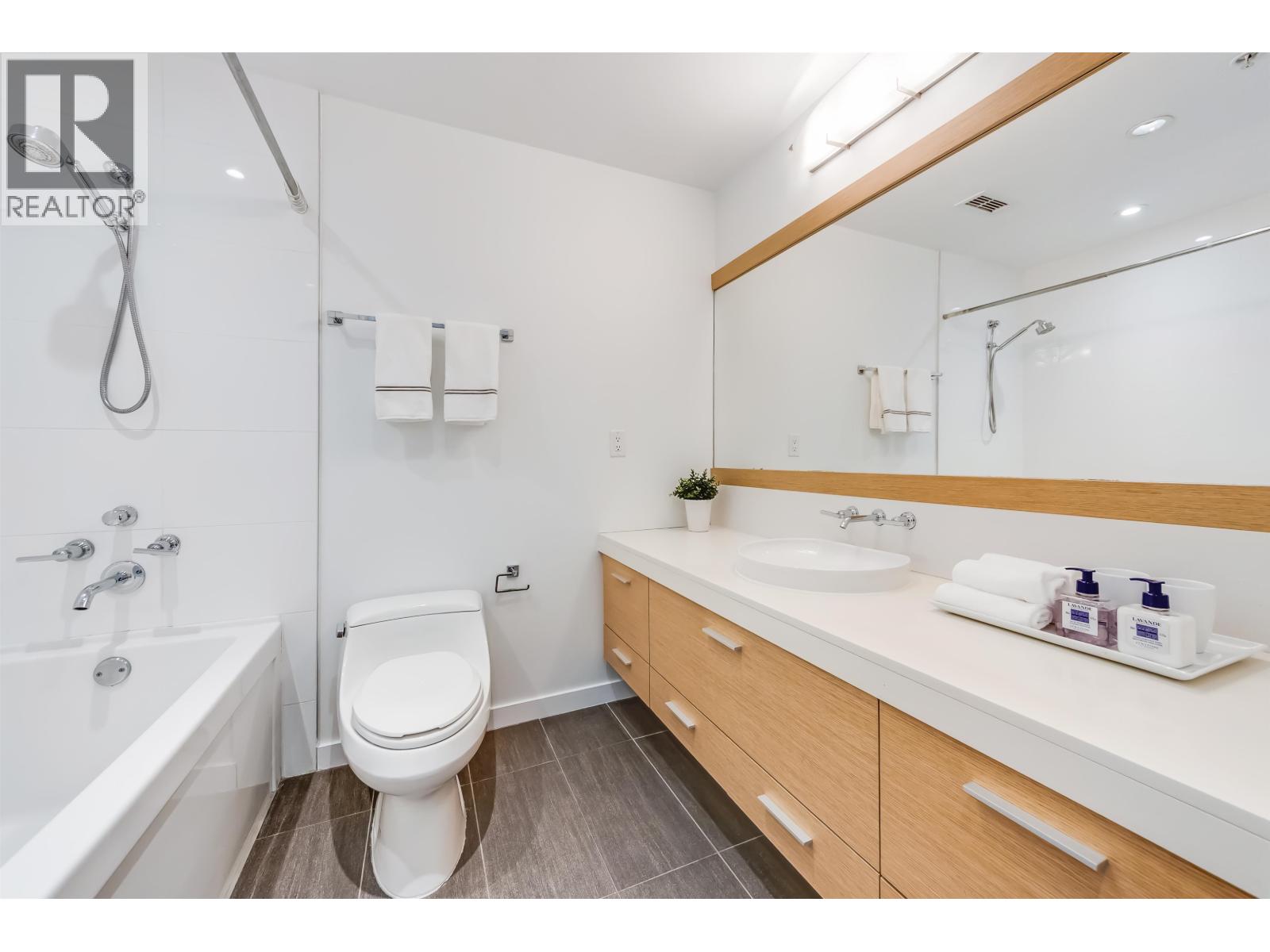 308 2528 Maple Street, Vancouver, British Columbia V6J 0B5 - Photo 12 - R3089921