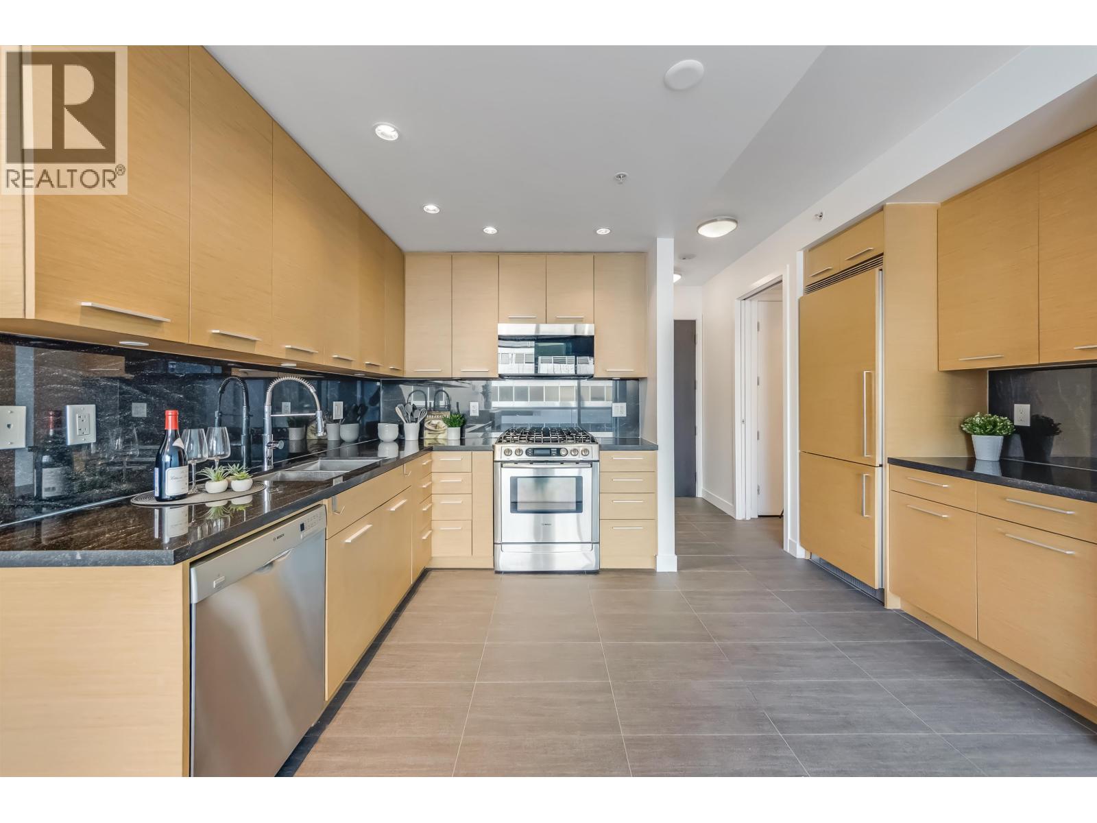 308 2528 Maple Street, Vancouver, British Columbia V6J 0B5 - Photo 3 - R3089921