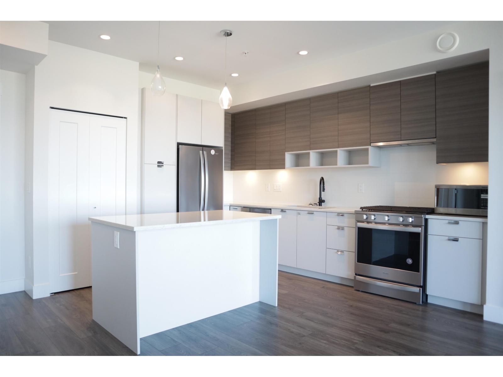 A327 20727 Willoughby Town Centre Drive, Langley, British Columbia  V2Y 3N1 - Photo 1 - R3078325