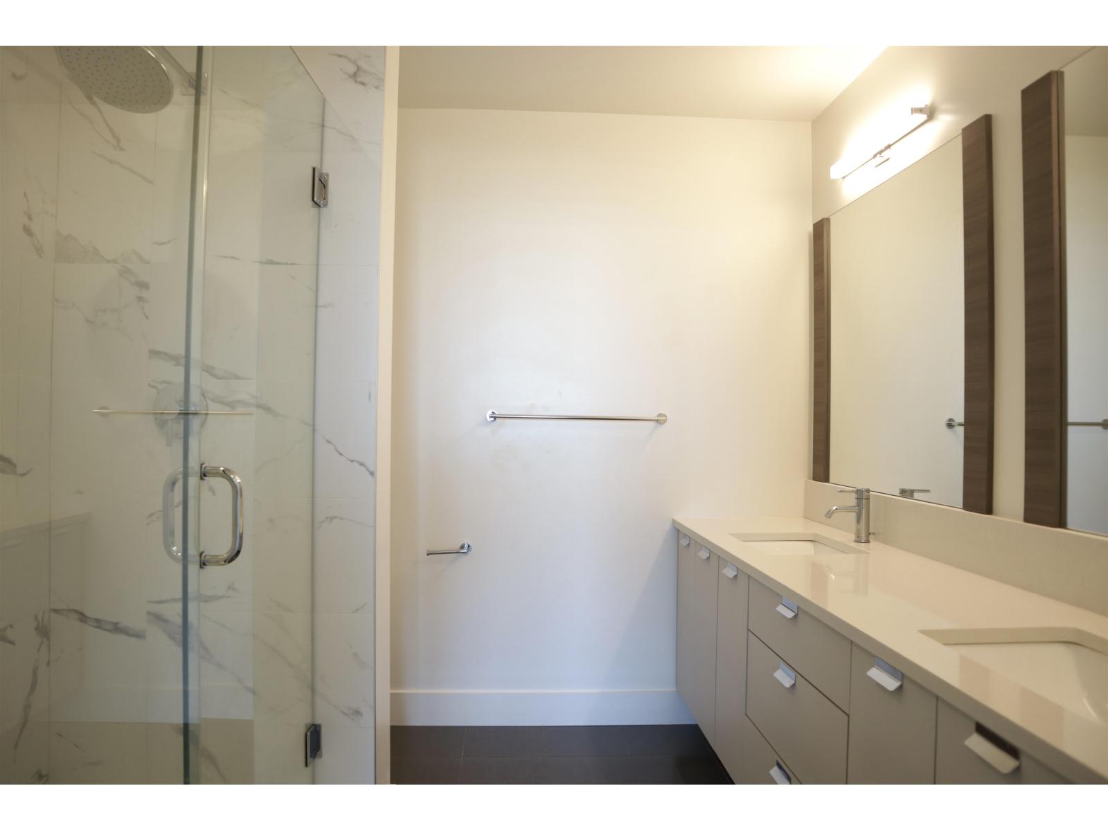 A327 20727 Willoughby Town Centre Drive, Langley, British Columbia  V2Y 3N1 - Photo 11 - R3078325