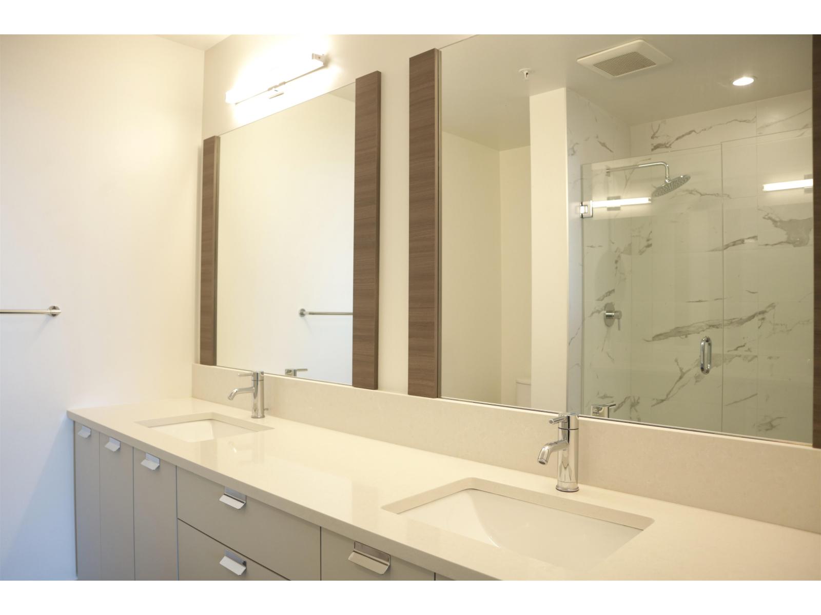 A327 20727 Willoughby Town Centre Drive, Langley, British Columbia  V2Y 3N1 - Photo 10 - R3078325