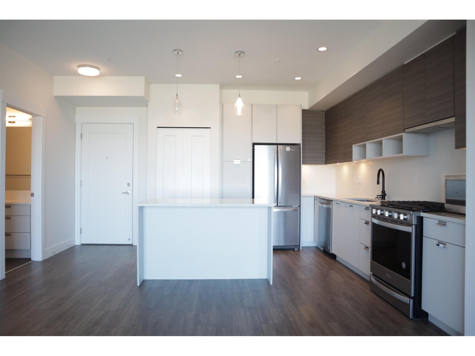 A327 20727 Willoughby Town Centre Drive, Langley, British Columbia  V2Y 3N1 - Photo 3 - R3078325