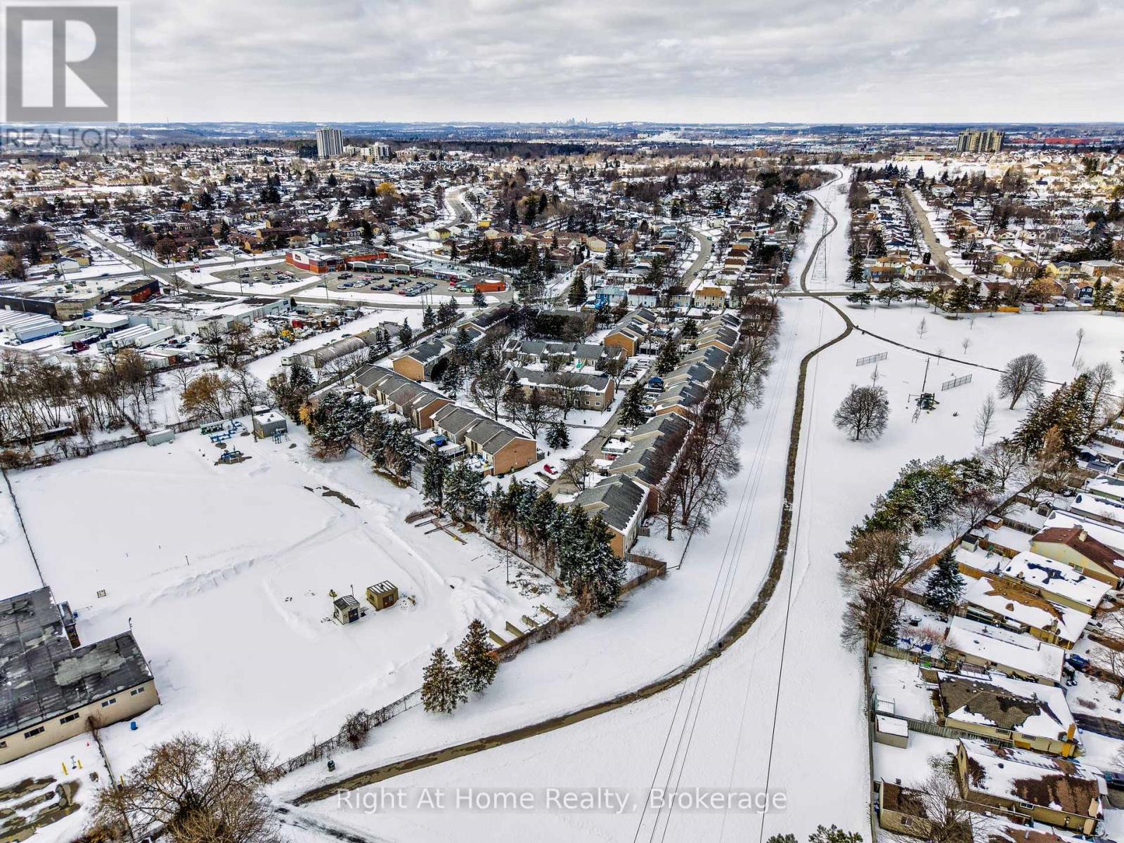 35 - 65 Glamis Road, Cambridge, Ontario  N1R 6W4 - Photo 32 - X12832298