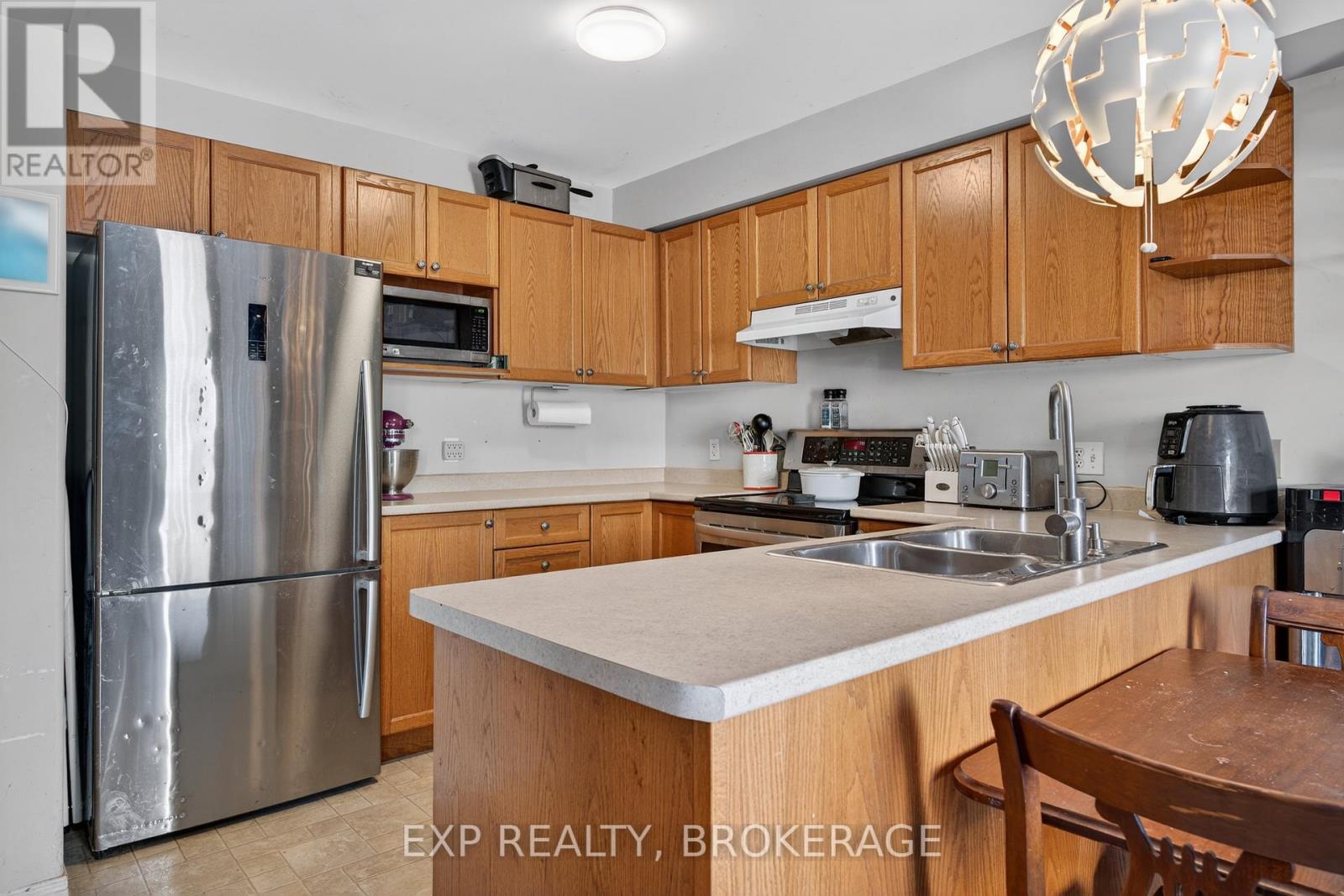 504 St Martha Street, Kingston, Ontario  K7K 0A5 - Photo 11 - X12832342