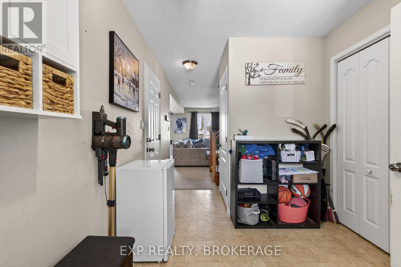 504 St Martha Street, Kingston, Ontario  K7K 0A5 - Photo 4 - X12832342