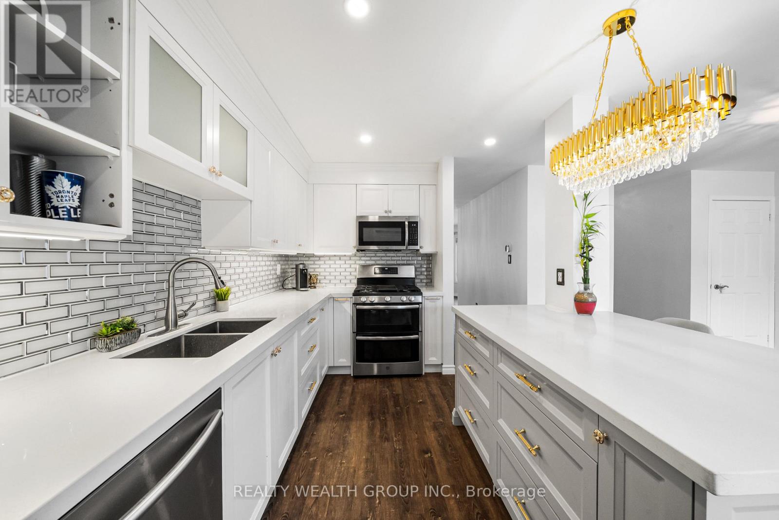 34 Castle Park Boulevard, Vaughan, Ontario  L4H 1M4 - Photo 7 - N12813818